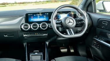 Mercedes GLA facelift - cabin