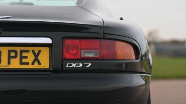 Aston Martin DB7 - rear light
