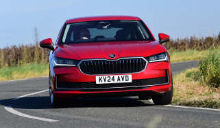 Skoda Superb - front cornering