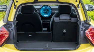 MINI Cooper SE - boot seats down