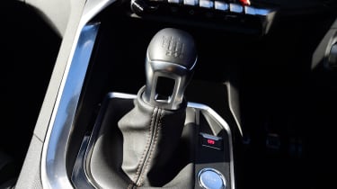 Peugeot 5008 - gear lever