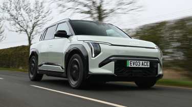 Kia EV3 - front tracking