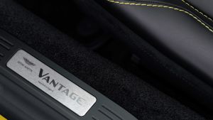 New%20Aston%20Martin%20Vantage%20Roadster%202020-13.jpg