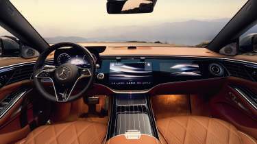 Mercedes-Maybach S-Class - dash