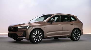 Volvo XC60 facelift 2026 - front