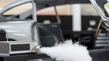 Aston Martin DB5 Continuation - smoke machine