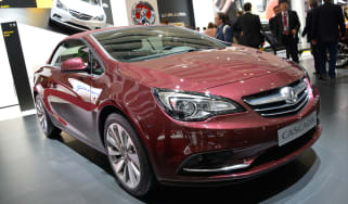 Vauxhall Cascada front tracking