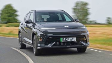 Hyundai Kona Electric - front corner tracking