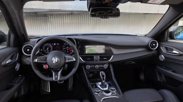 Alfa Romeo Giulia Quadrifoglio - dashboard