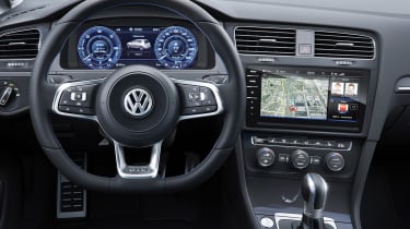 New 2017 Volkswagen Golf GTE - dash