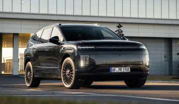 New Hyundai Ioniq 9 Calligraphy Black Ink - front 