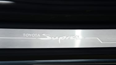 Toyota Supra - sill