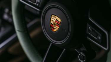 Porsche 911 GT3 Earls Court 51 Edition - steering wheel