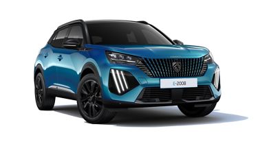 Peugeot 2008 GT premium range - front 3/4