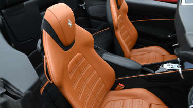 Ferrari Roma Spider - seats
