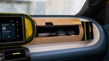 Fiat Grande Panda - glovebox