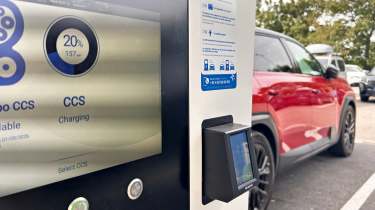 Citroen e-C5 Aircross - charging