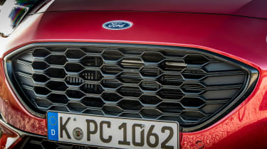 Ford Puma - grille