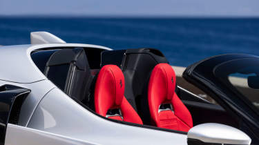 Ferrari 849 Testarossa Spider - seats