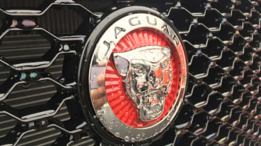 Jaguar F-Pace SVR - badge