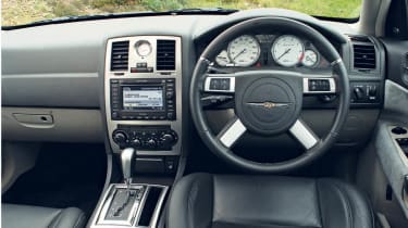 Chrysler 300C SRT-8 interior