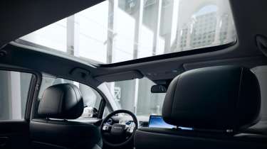 GAC Aion UT - sunroof