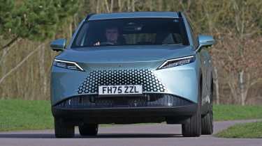 Omoda 7 - front cornering