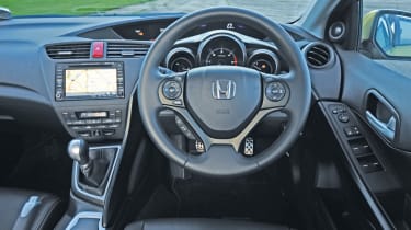 Honda Civic 2.2 i-DTEC ES dash