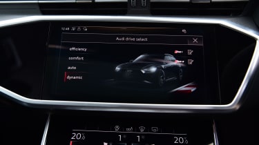 Audi RS6 2020 review - screen
