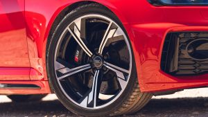 Audi RS 4 Avant - wheel detail