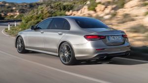 Mercedes%20E-Class%20saloon%20facelift-2.jpg