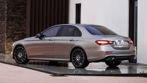 Mercedes%20E-Class%20saloon%20facelift-11.jpg