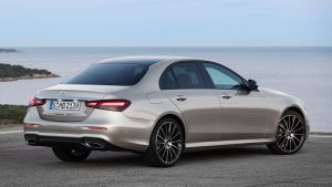 Mercedes%20E-Class%20saloon%20facelift-8.jpg