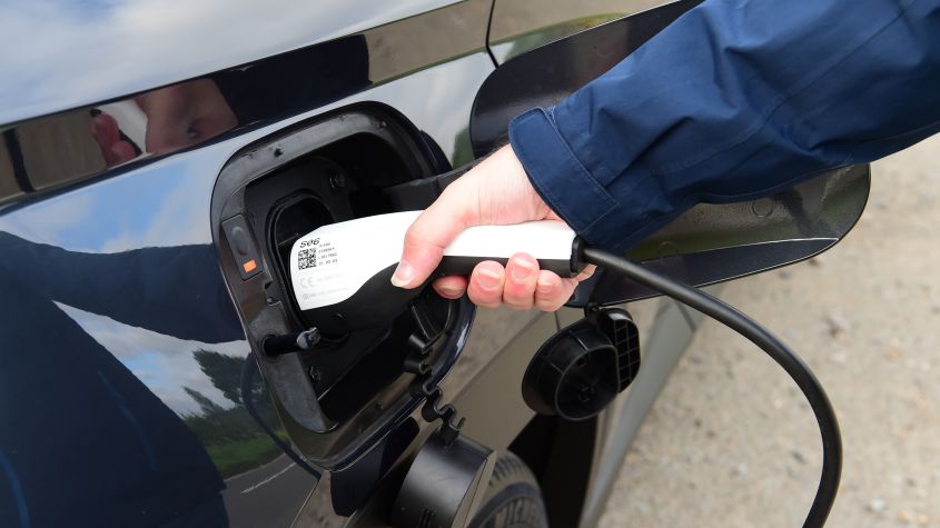 image of "Flawed hybrid car efficiency data to stifle UK EV sales and propagate pollution"