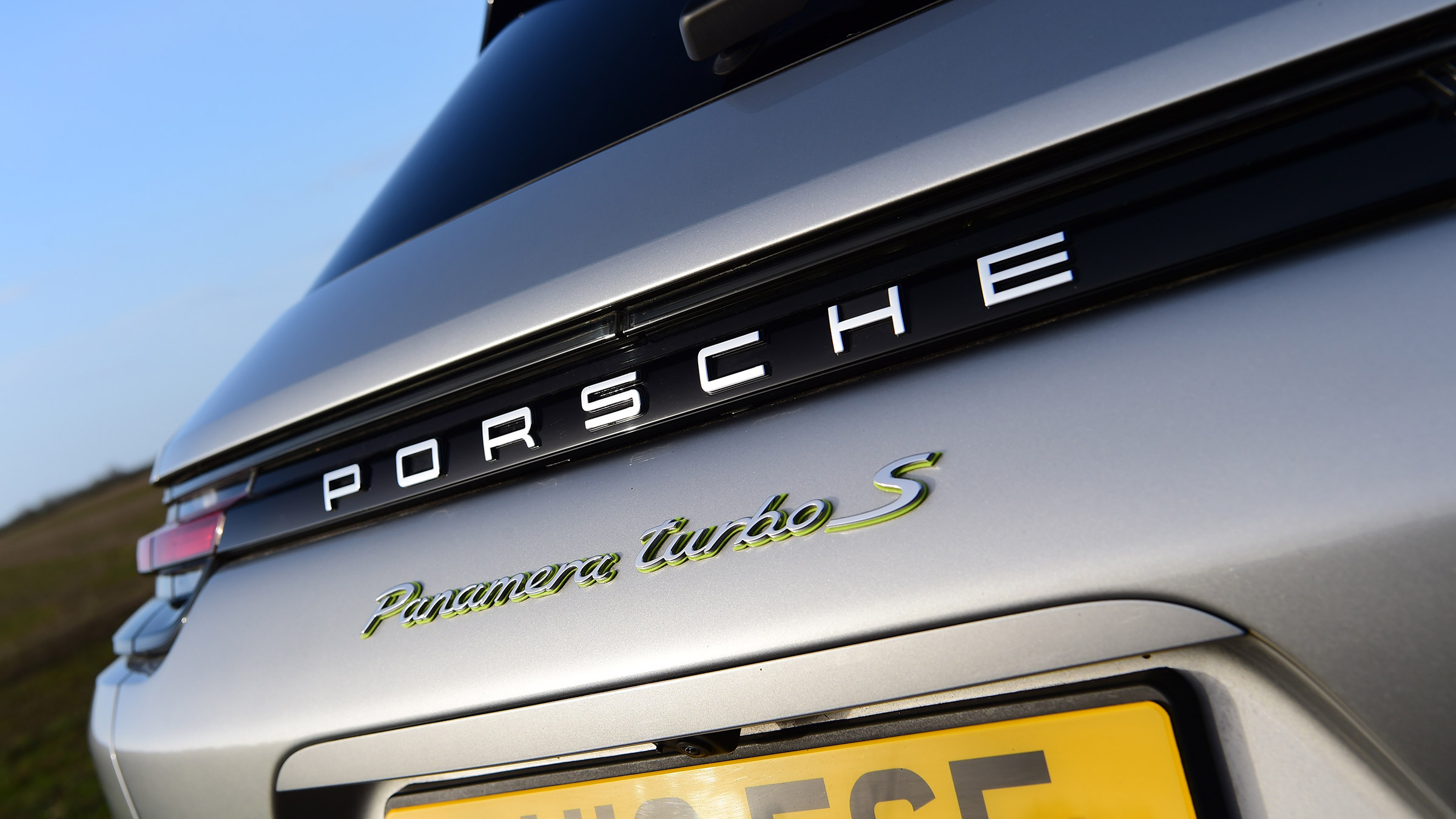 Porsche sets sales record and huge profit in spite of new 
